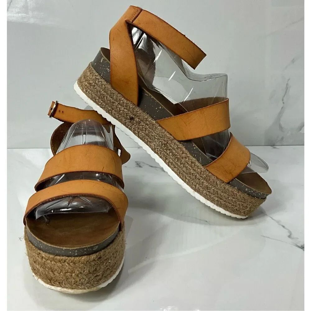 PATRIZIA By Spring Step Platform Sandals